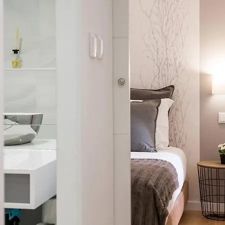 Διαμέρισμα In Alfama With Patio *